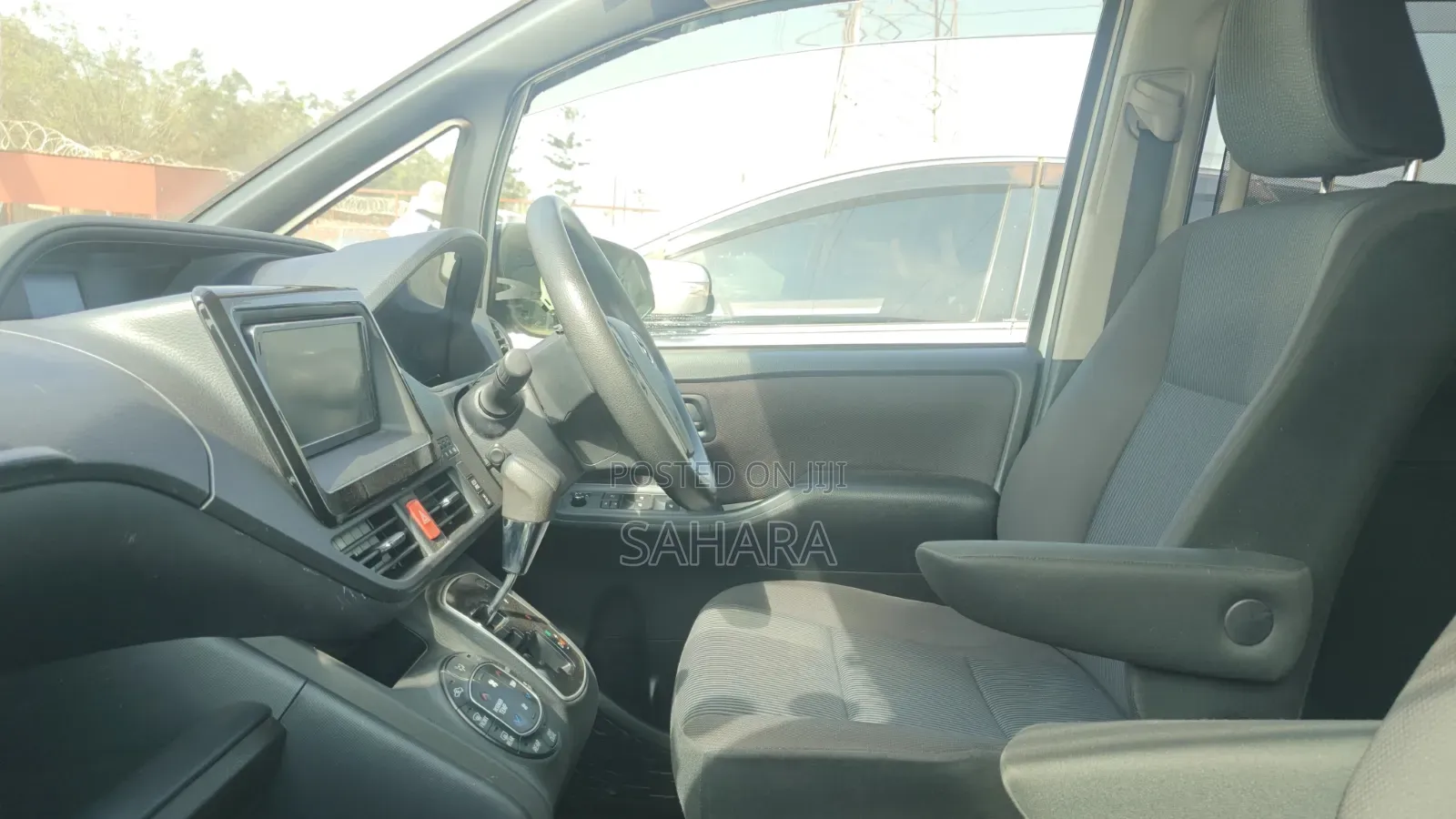 Toyota Noah 2014 White