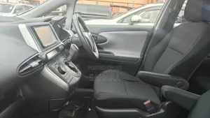 Toyota Wish 2012 Silver