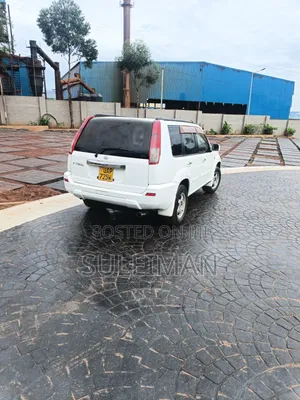 Nissan X-Trail 2000 White