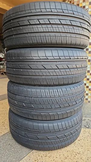235/50r18 Toyo Tranpath 2025