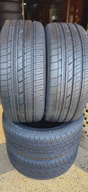 235/50r18 Toyo Tranpath 2025
