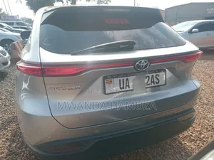 Toyota Harrier 2021 Silver