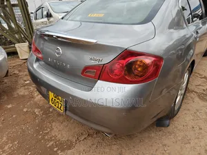 Nissan Skyline 2009 Gray