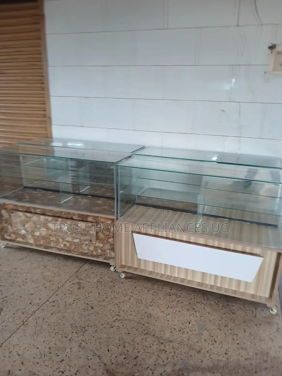 4 Feet Display Counter