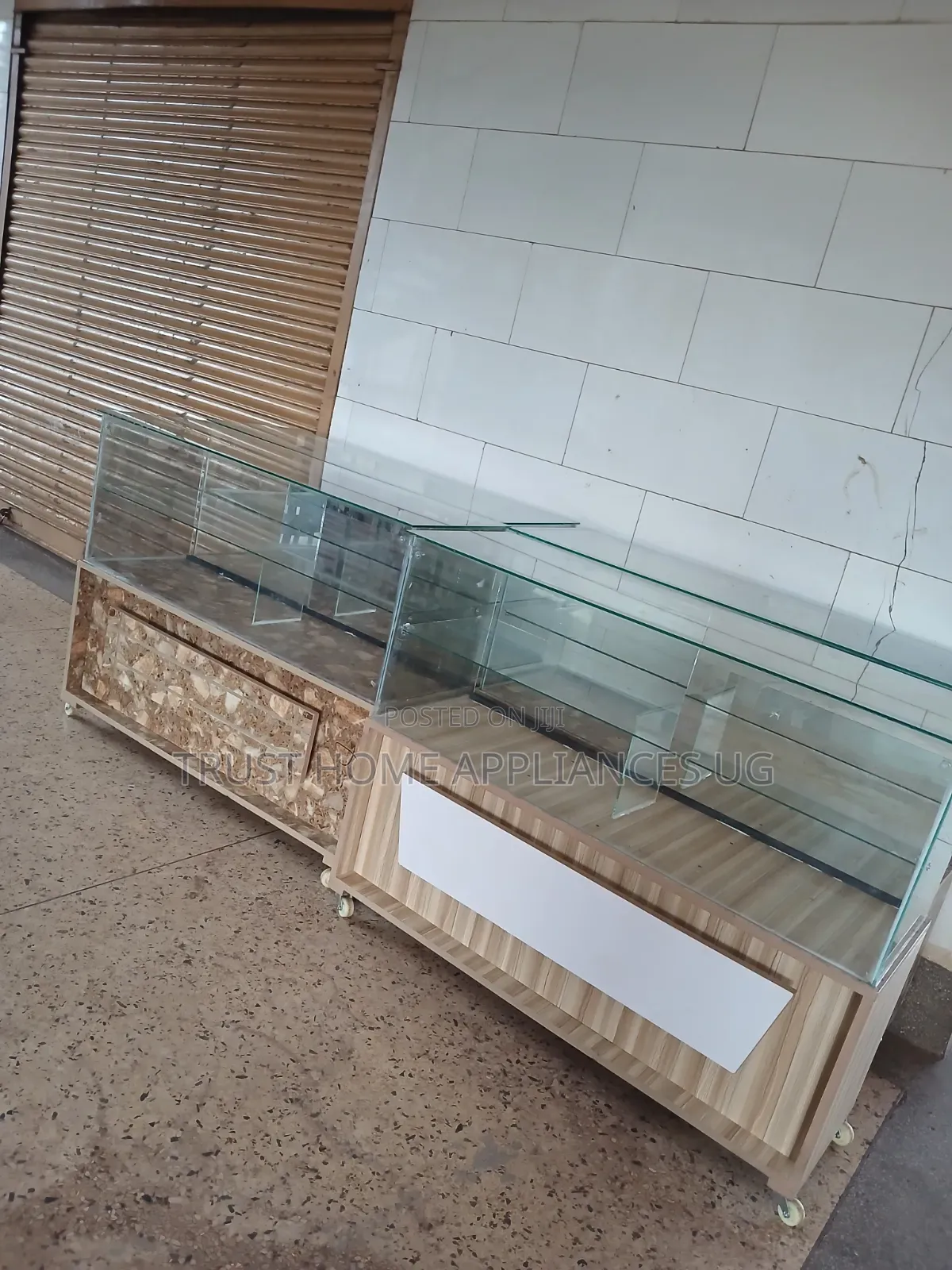 4 Feet Display Counter