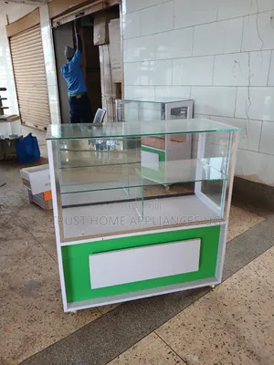 WHITE GREEN Display Counter 3 Ft