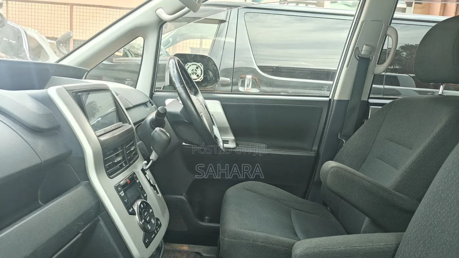 Toyota Noah 2013 Silver