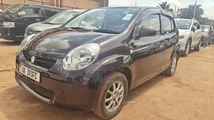 Toyota Passo 2011 Maroon