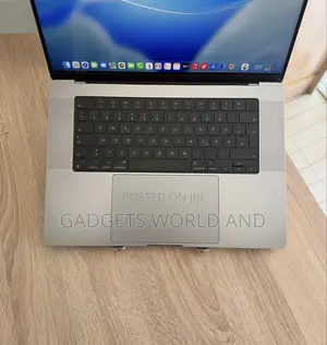 New Laptop Apple MacBook Pro 32GB Apple M1 Pro SSD 512GB