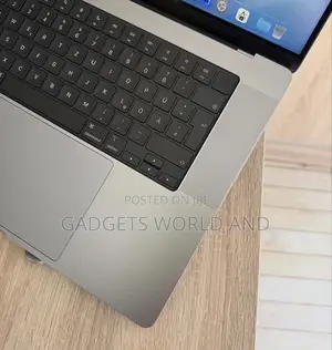 New Laptop Apple MacBook Pro 32GB Apple M1 Pro SSD 512GB