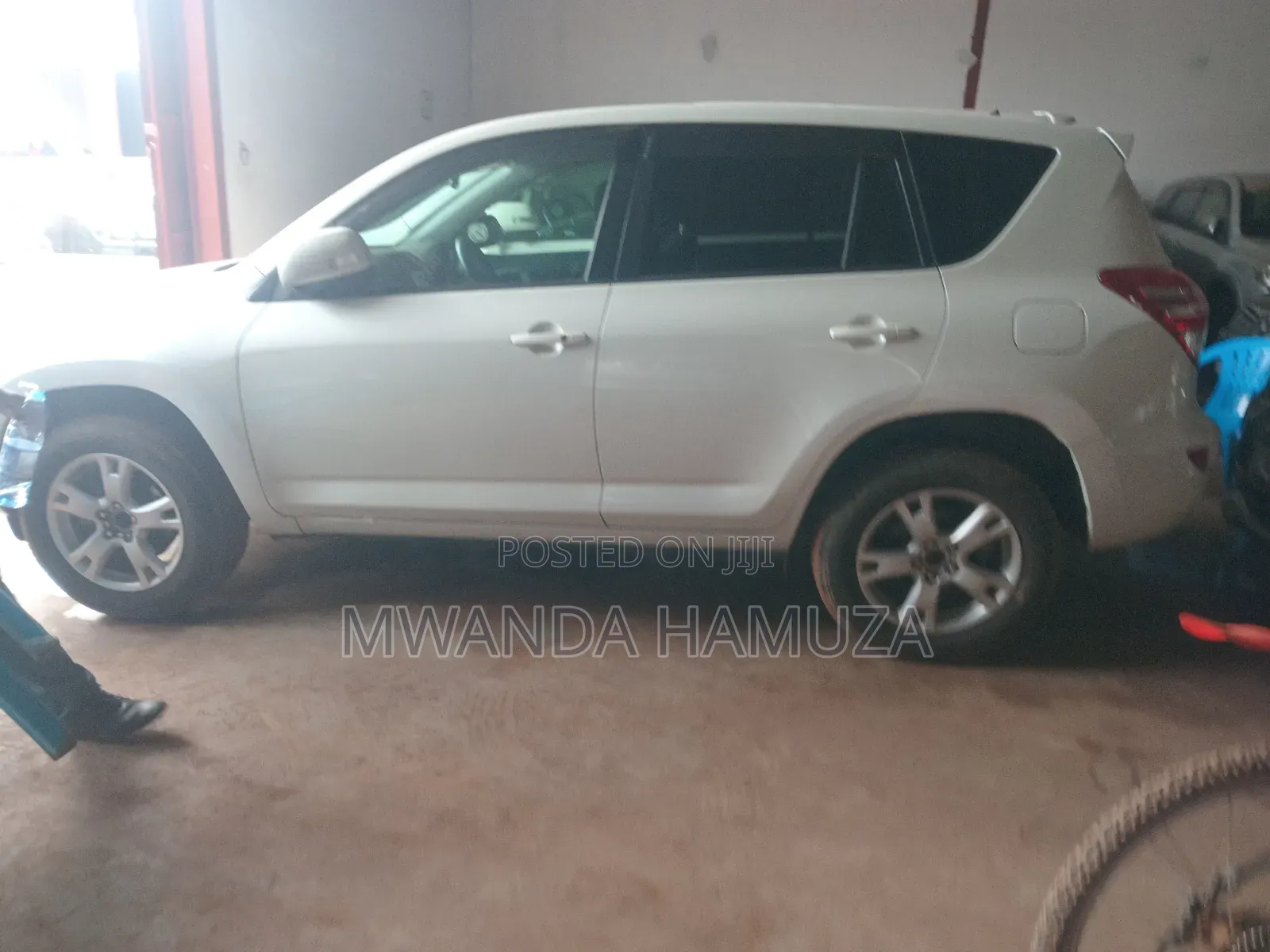 Toyota RAV4 2011 White