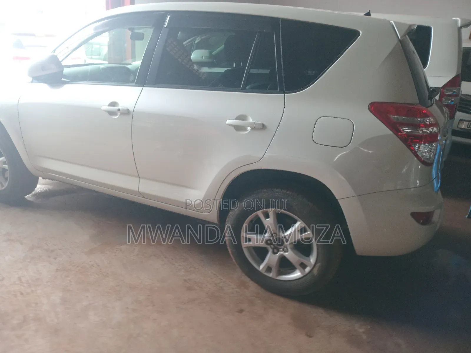 Toyota RAV4 2011 White