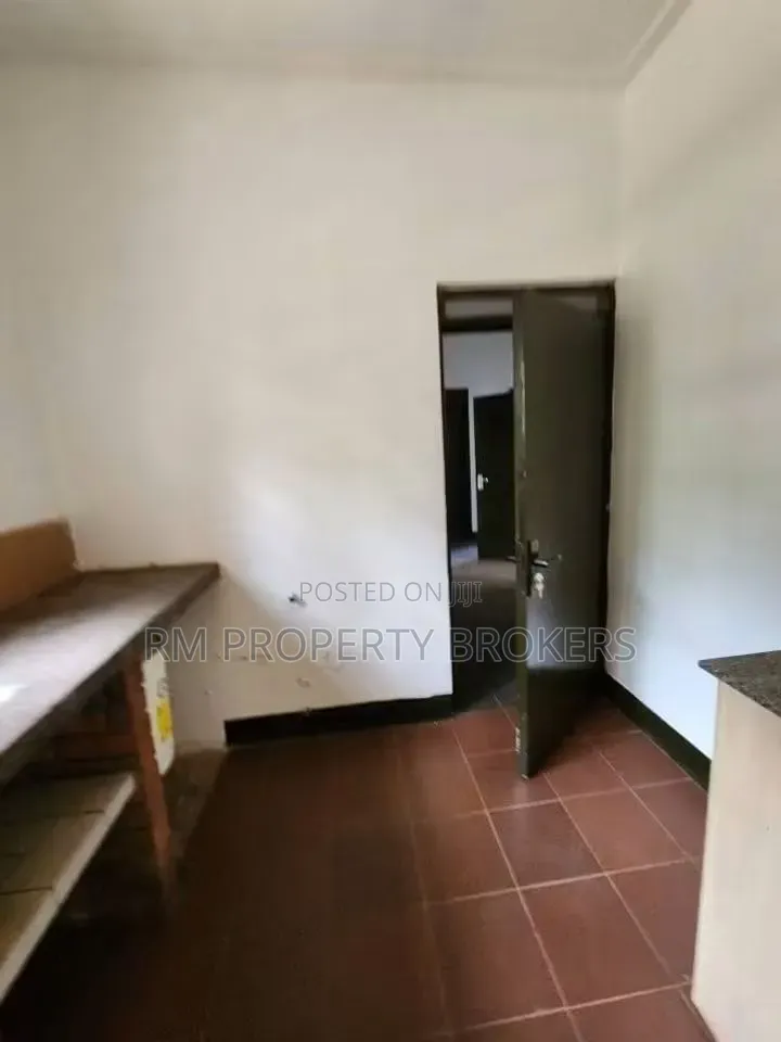 2bdrm Bungalow in Kansanga Kiwafu Rd, Central Division for rent