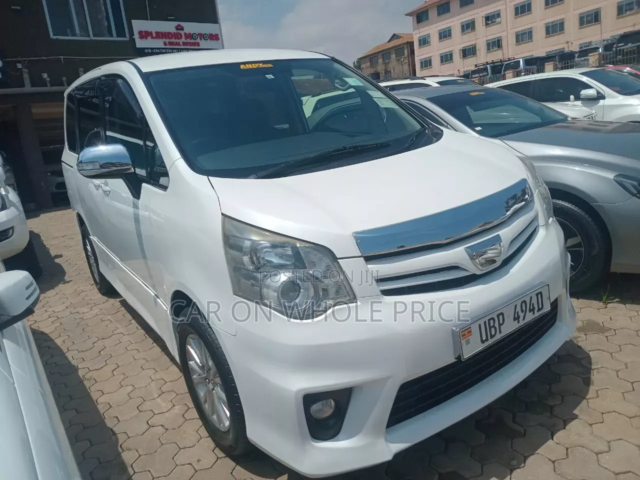 Toyota Noah 2010 White