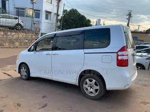 Toyota Noah 2011 White