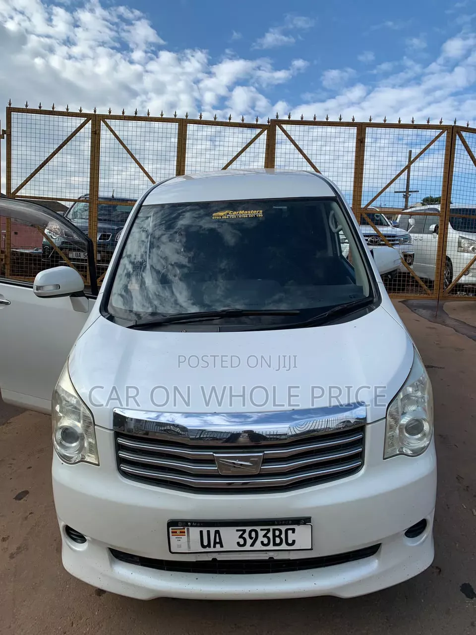 Toyota Noah 2011 White