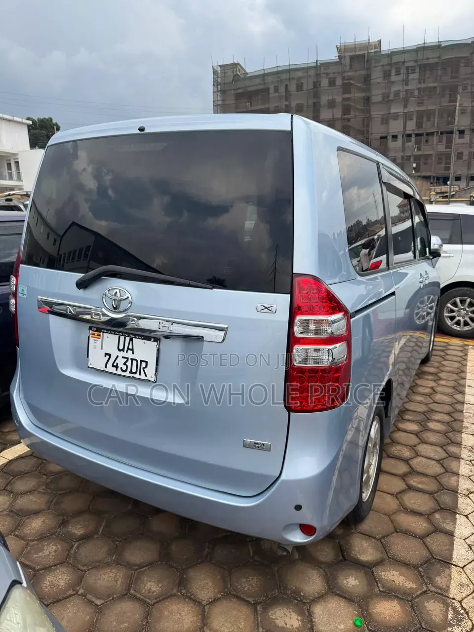 Toyota Noah 2010 Beige