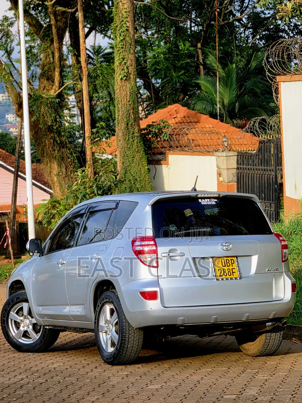 Toyota RAV4 2010 Silver
