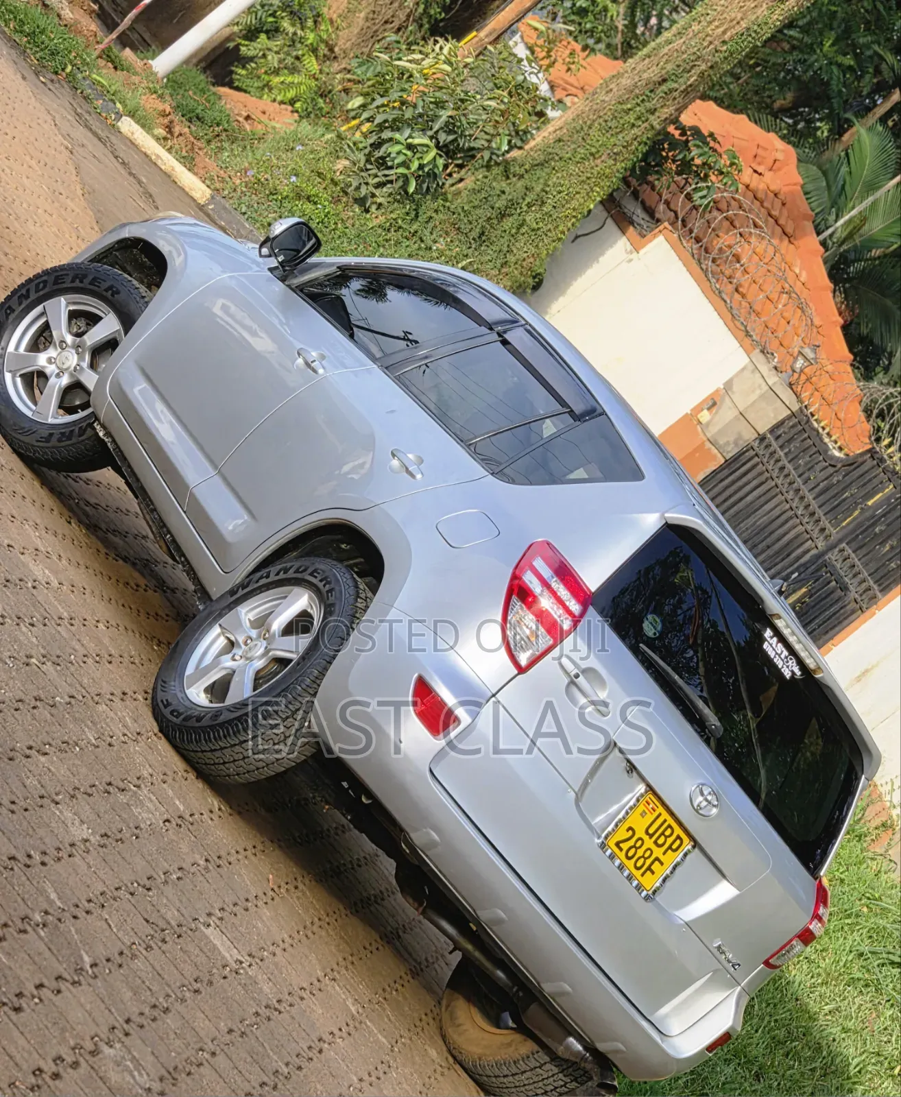 Toyota RAV4 2010 Silver