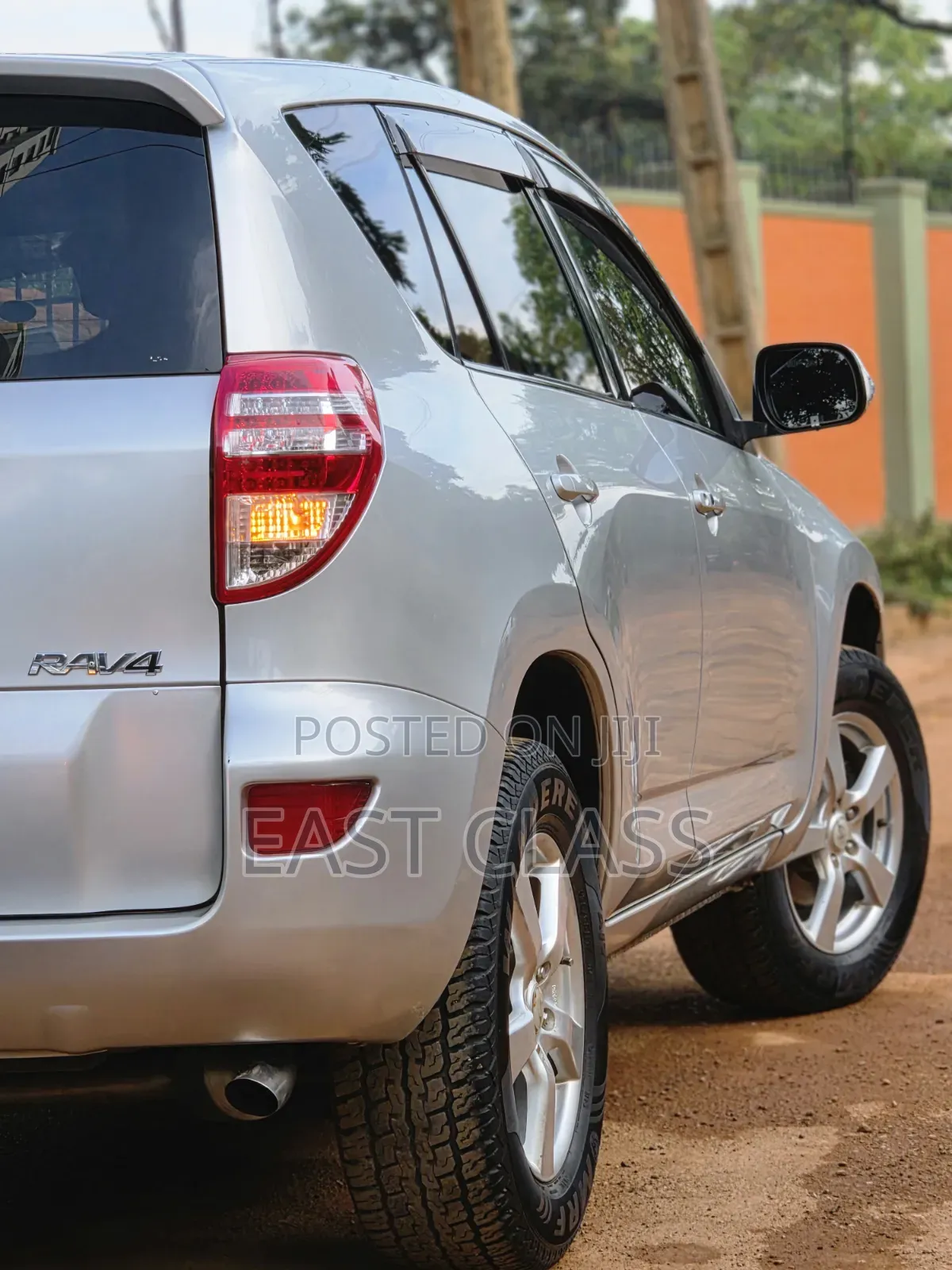 Toyota RAV4 2010 Silver