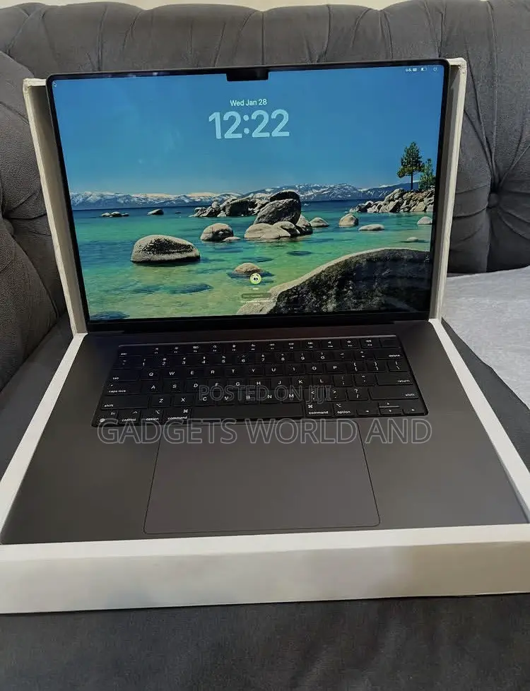 New Laptop Apple MacBook Pro 2024 M4 Pro 24GB Apple M4 Pro SSD 512GB