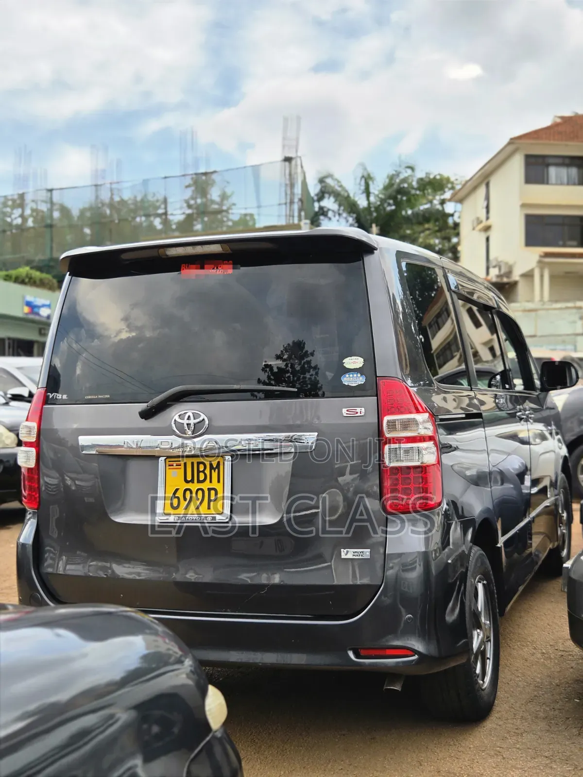 Toyota Noah 2010 Gray