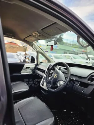 Toyota Noah 2010 Gray