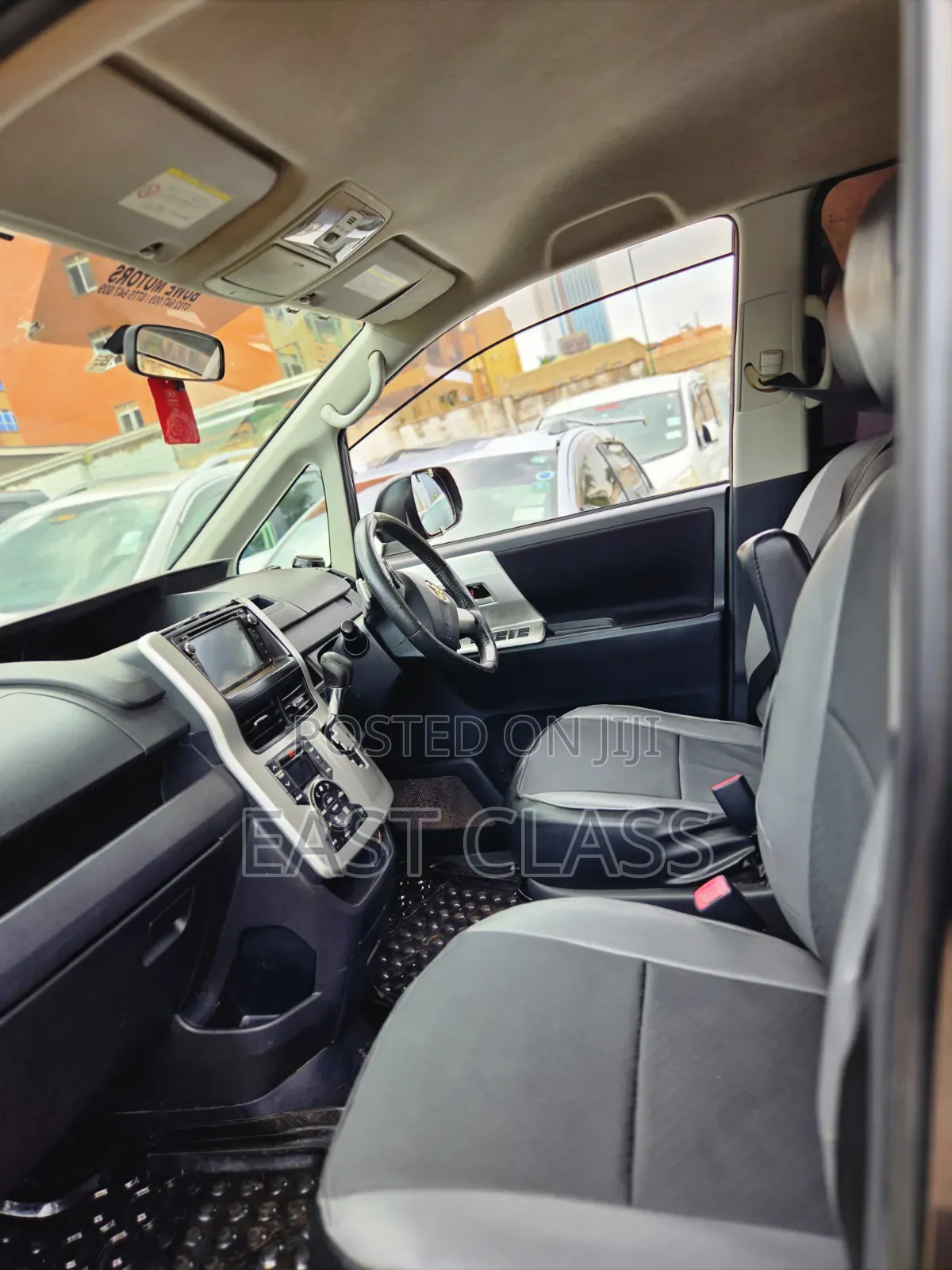 Toyota Noah 2010 Gray