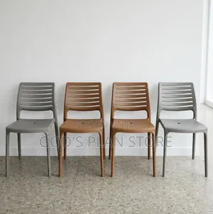 Light and Stylish Plastic Chairs Plastic Chairs