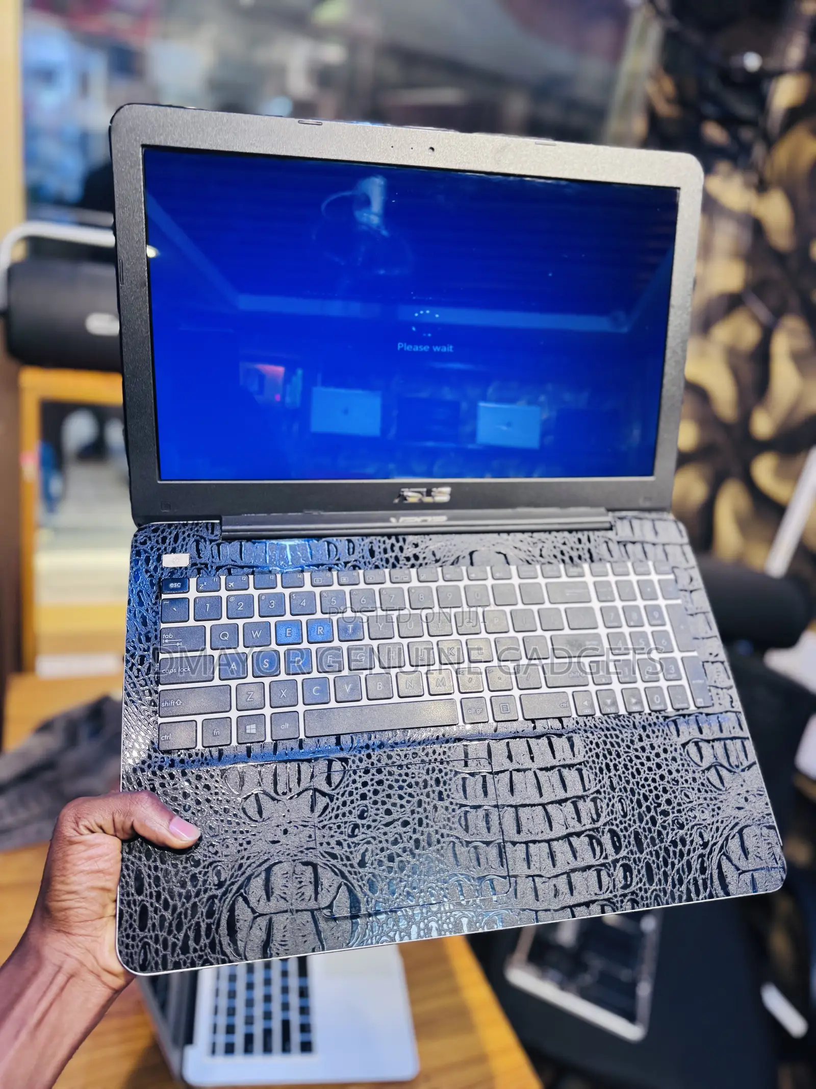 Laptop Asus ASUSPRO P2440UQ 8GB Intel Core i5 HDD 500GB