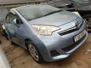 Toyota Ractis 1.3 FWD 2011 Blue