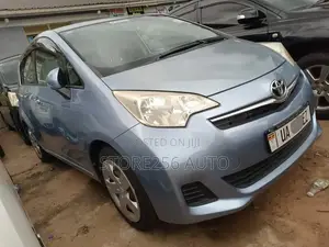 Toyota Ractis 1.3 FWD 2011 Blue