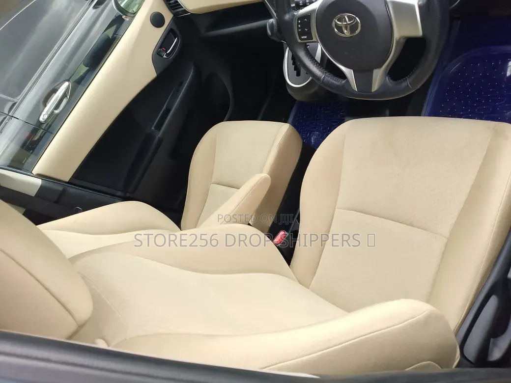 Toyota Ractis 1.3 FWD 2011 Blue