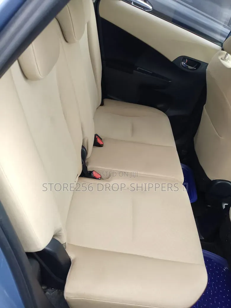 Toyota Ractis 1.3 FWD 2011 Blue