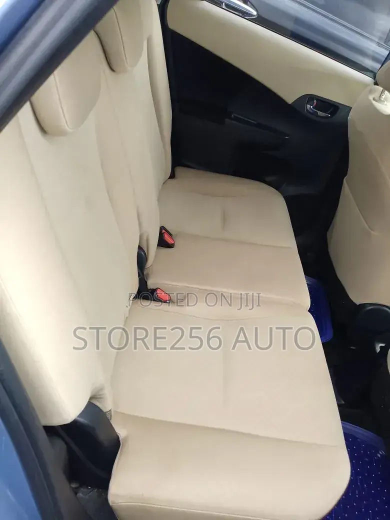 Toyota Ractis 1.3 FWD 2011 Blue