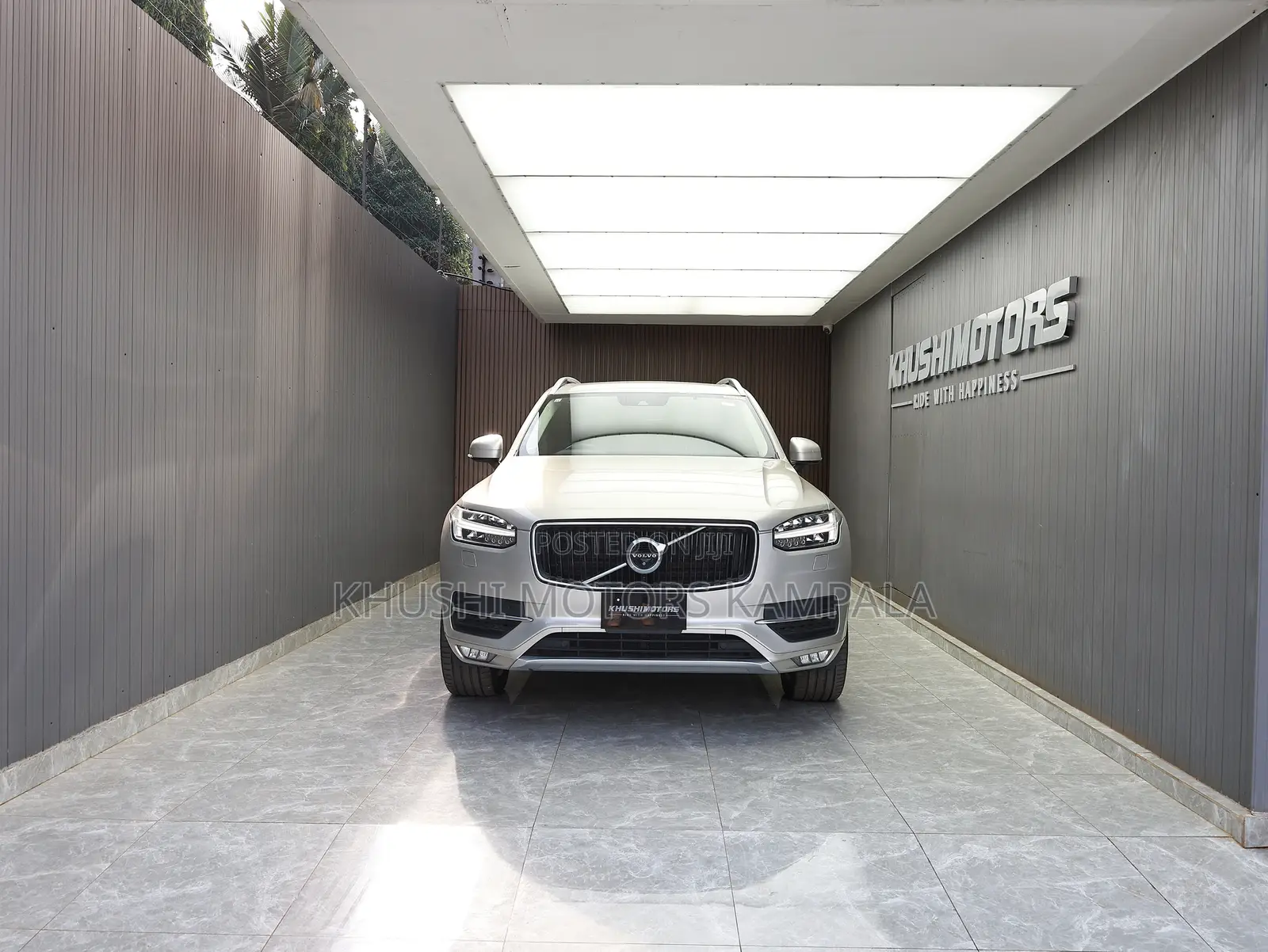 Volvo XC90 T5 Momentum AWD (2.0L 4cyl 8A) 2017 Beige