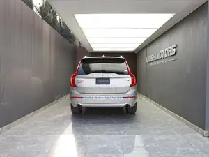 Volvo XC90 T5 Momentum AWD (2.0L 4cyl 8A) 2017 Beige