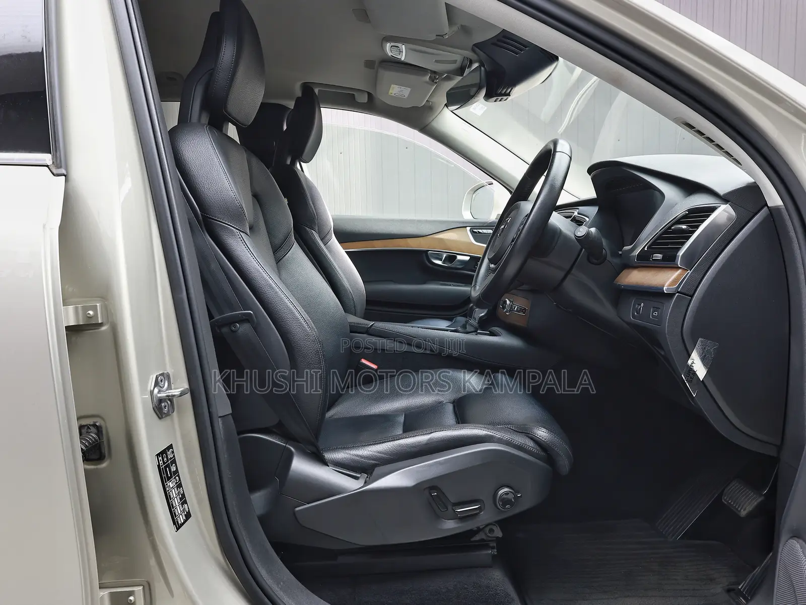 Volvo XC90 T5 Momentum AWD (2.0L 4cyl 8A) 2017 Beige