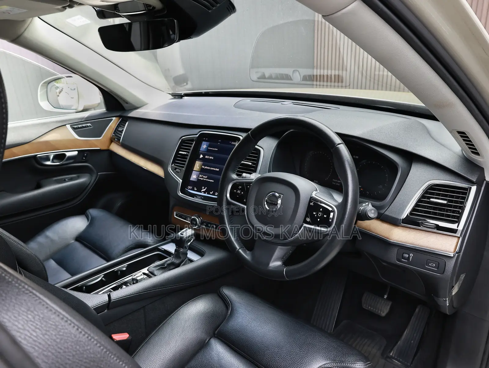 Volvo XC90 T5 Momentum AWD (2.0L 4cyl 8A) 2017 Beige