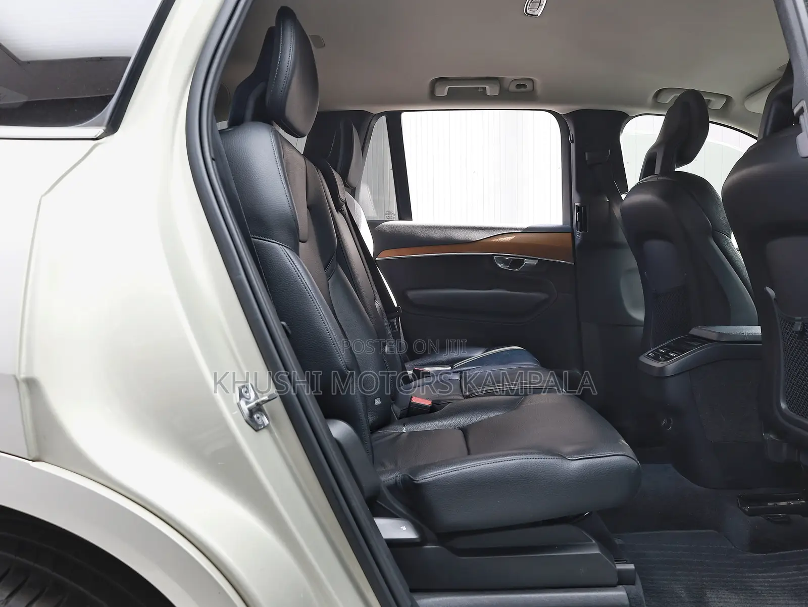 Volvo XC90 T5 Momentum AWD (2.0L 4cyl 8A) 2017 Beige