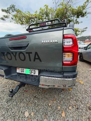 Toyota Hilux Revo Double Cab Deisel 2.8 AWD 2021 Green
