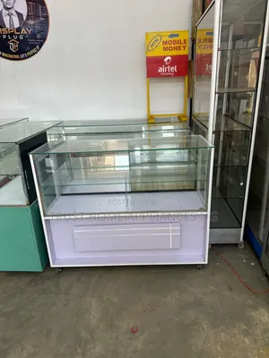 Full White Display Counter 4 Feet