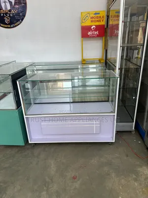Full White Display Counter 4 Feet
