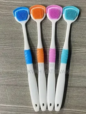 Tongue Cleaners / Scrapers