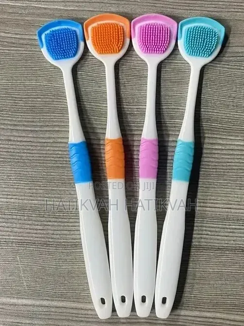 Tongue Cleaners / Scrapers