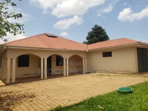 3bdrm House in Manyangwa 145M With, Wakiso / Wakiso for sale