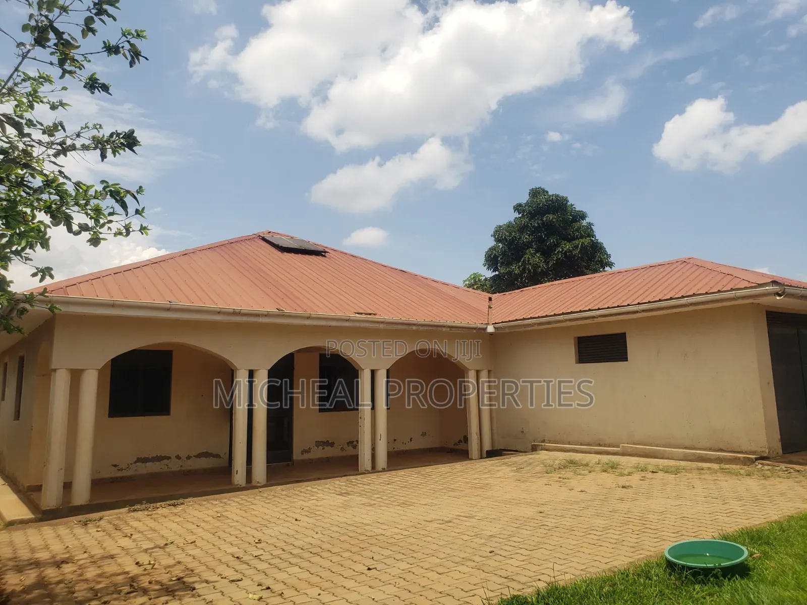 3bdrm House in Manyangwa 145M With, Wakiso / Wakiso for sale
