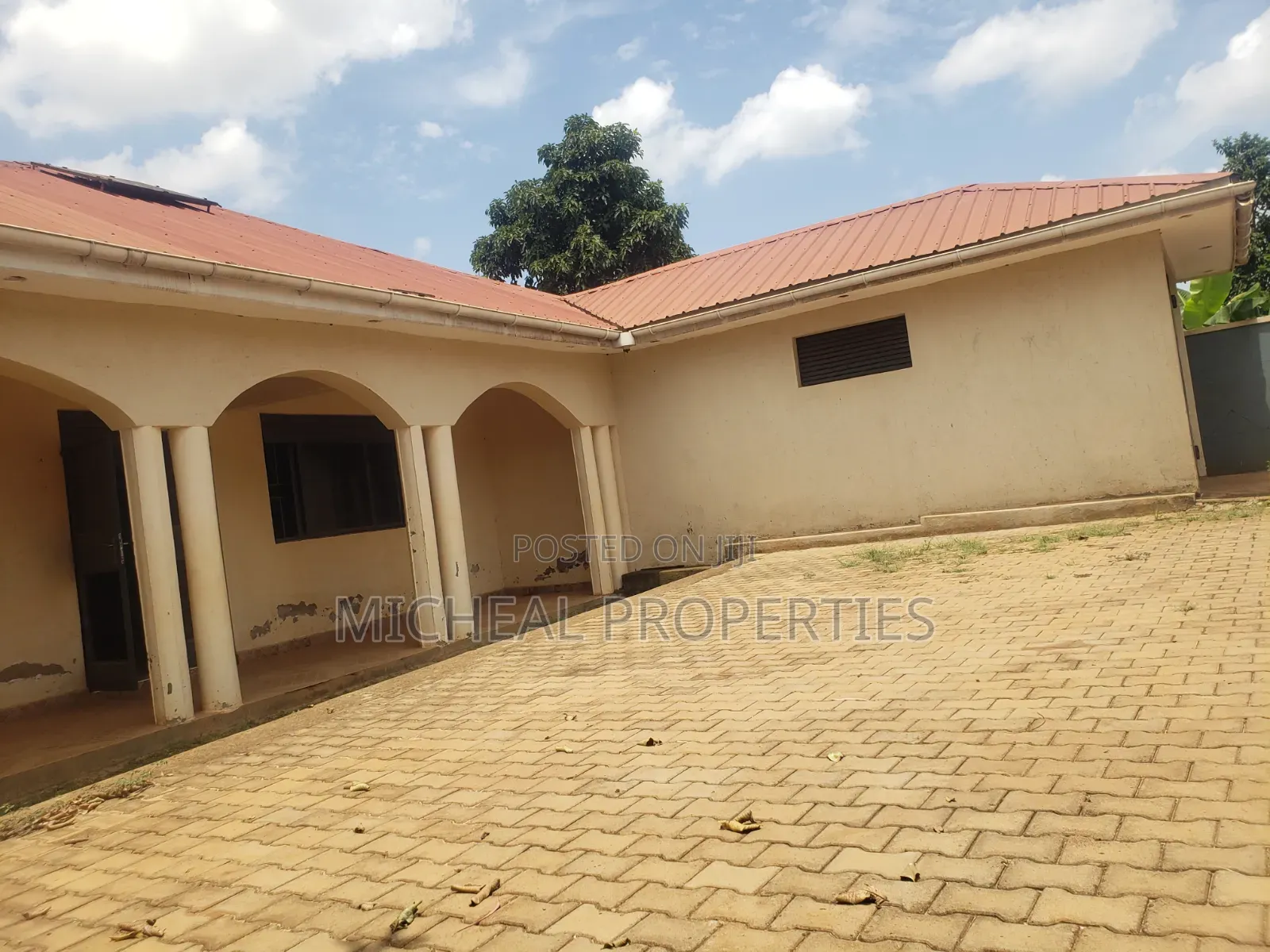 3bdrm House in Manyangwa 145M With, Wakiso / Wakiso for sale