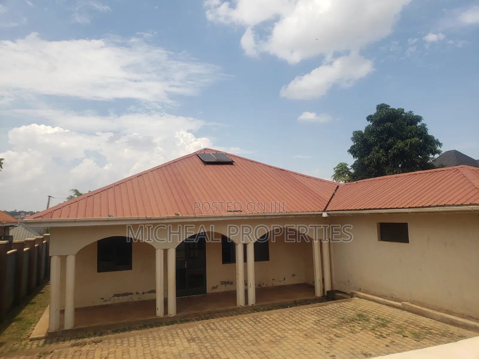 3bdrm House in Manyangwa 145M With, Wakiso / Wakiso for sale