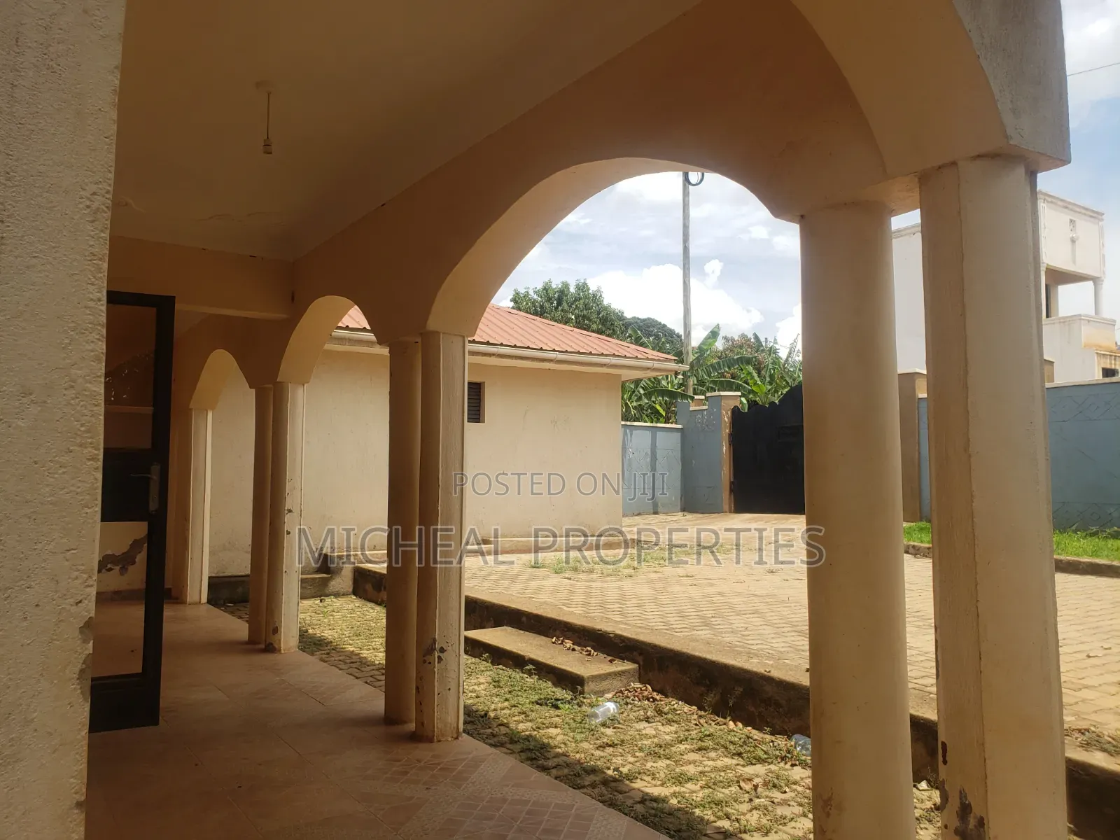 3bdrm House in Manyangwa 145M With, Wakiso / Wakiso for sale